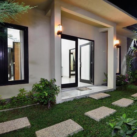 Santai Villa Kuta  Exterior photo