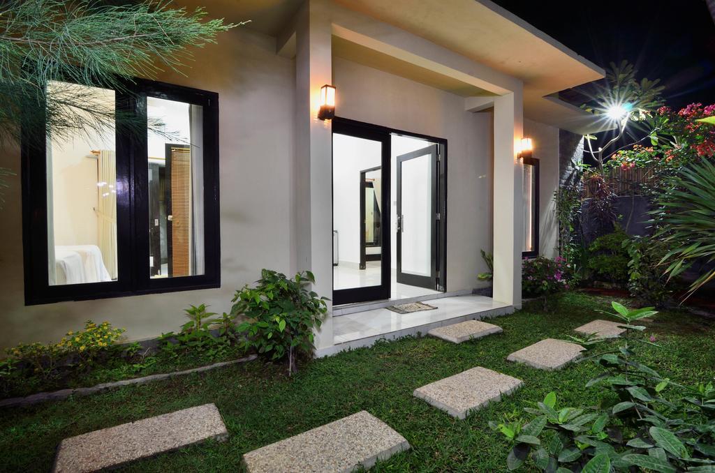 Santai Villa Kuta  Exterior photo