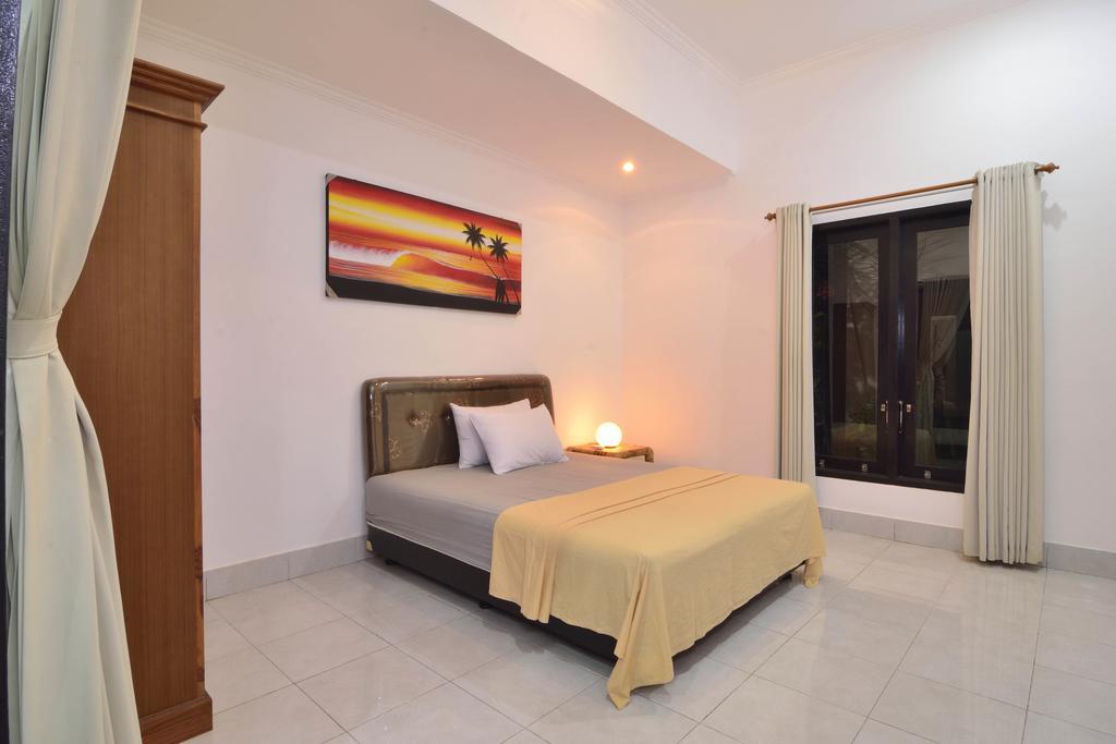 Santai Villa Kuta  Room photo