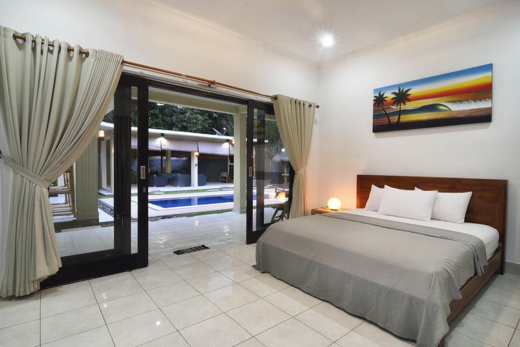 Santai Villa Kuta  Room photo