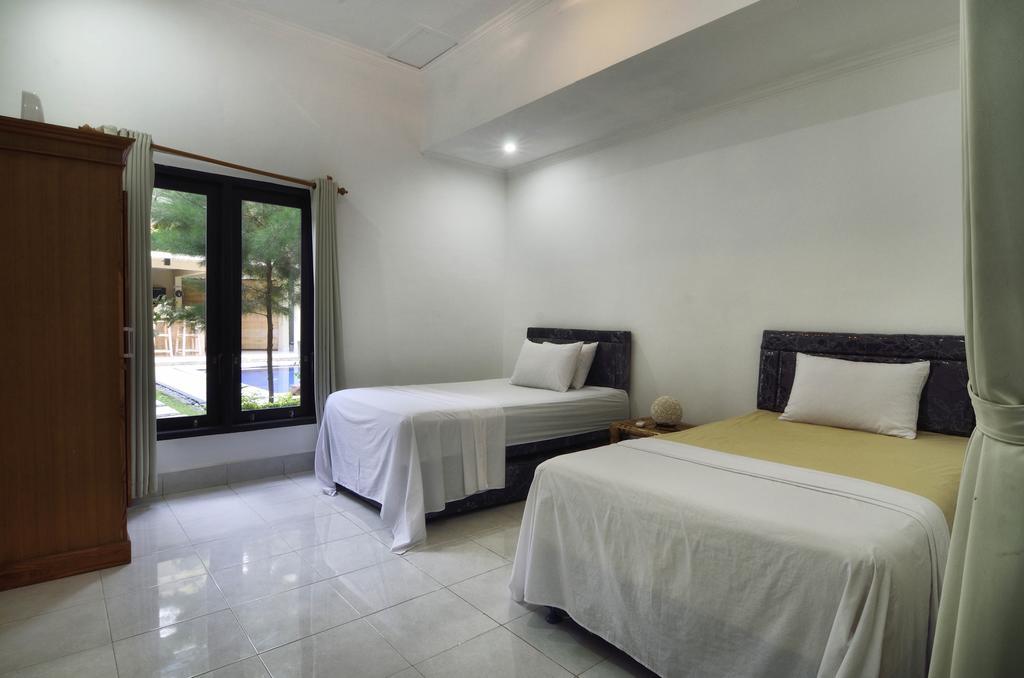 Santai Villa Kuta  Room photo